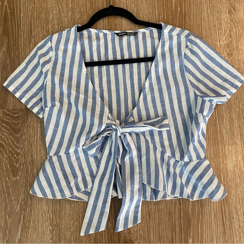 SHEIN Crop Top